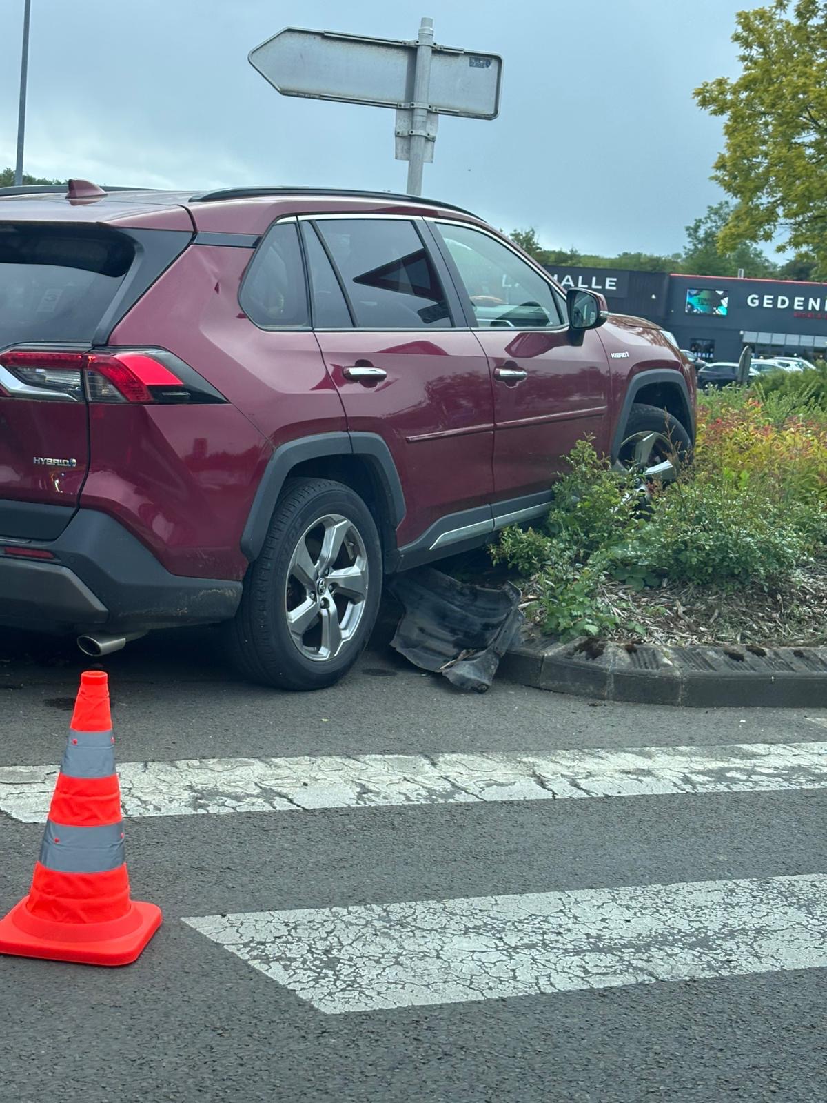 LA SORTIE DE ROUTE PLUS SPECTACULAIRE QUE DANGEREUSE