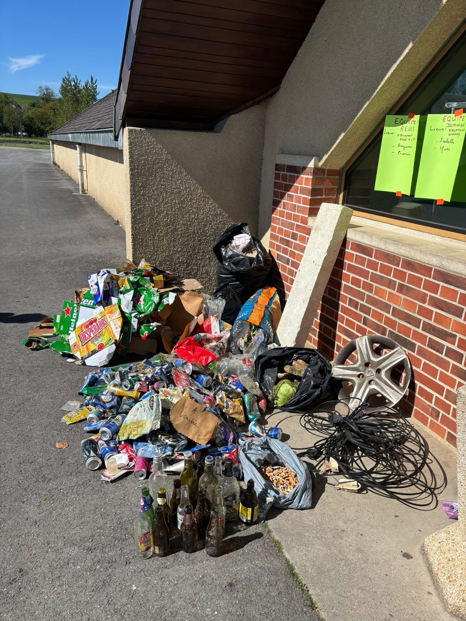 « LA NATURE N’EST PAS UN CENDRIER » : TROIS M3 DE DÉCHETS RAMASSÉS EN UNE MATINÉE