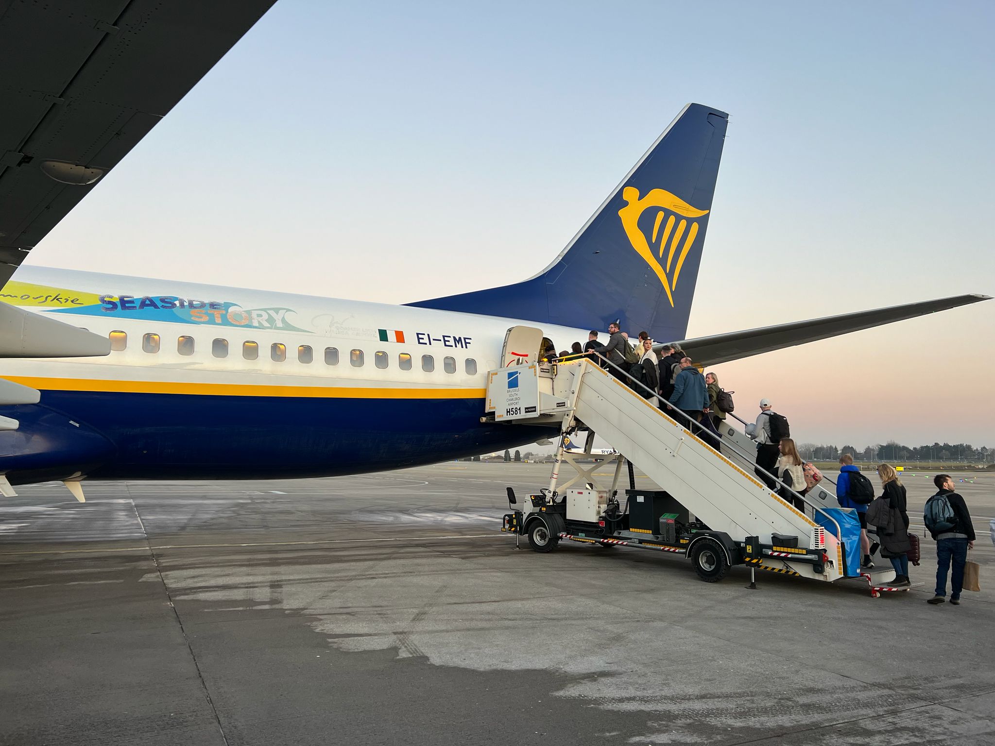 GRÈVE À L’AÉROPORT DE CHARLEROI : TOUS LES VOLS SONT ANNULÉS